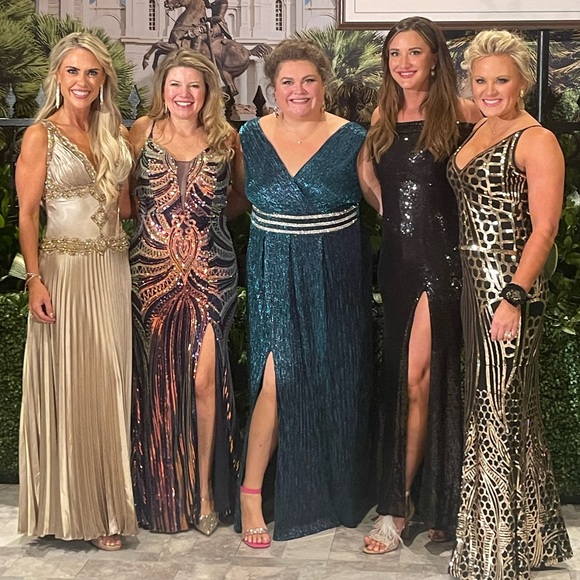 Satin Rouge Formal - Picture 4 of 5